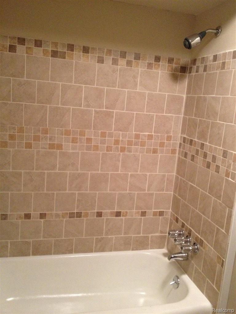 21161 Andover Road Southfield, MI 48076 - Photo 18 of 23 IMG_0674.jpg