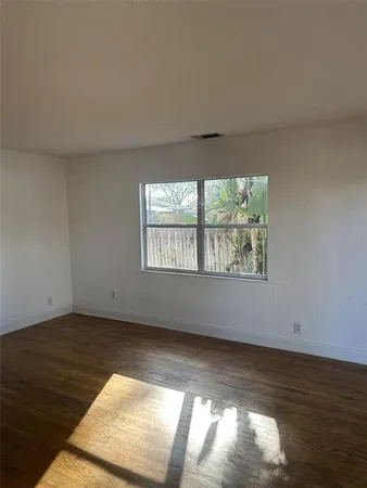 $1,900 | 5038 37th Avenue North, St. Petersburg, FL 33710