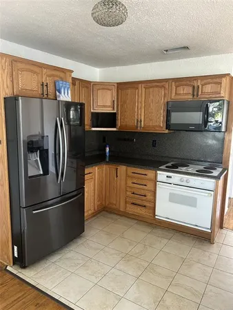 $1,900 | 5038 37th Avenue North, St. Petersburg, FL 33710