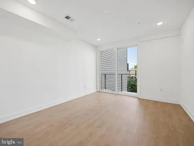 $2,433 | 1614-20 Ridge Avenue, Unit 504, Philadelphia, PA 19130