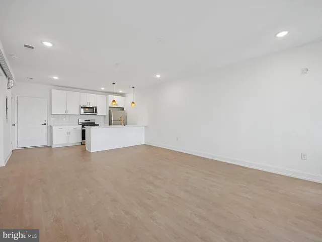 $2,433 | 1614-20 Ridge Avenue, Unit 504, Philadelphia, PA 19130