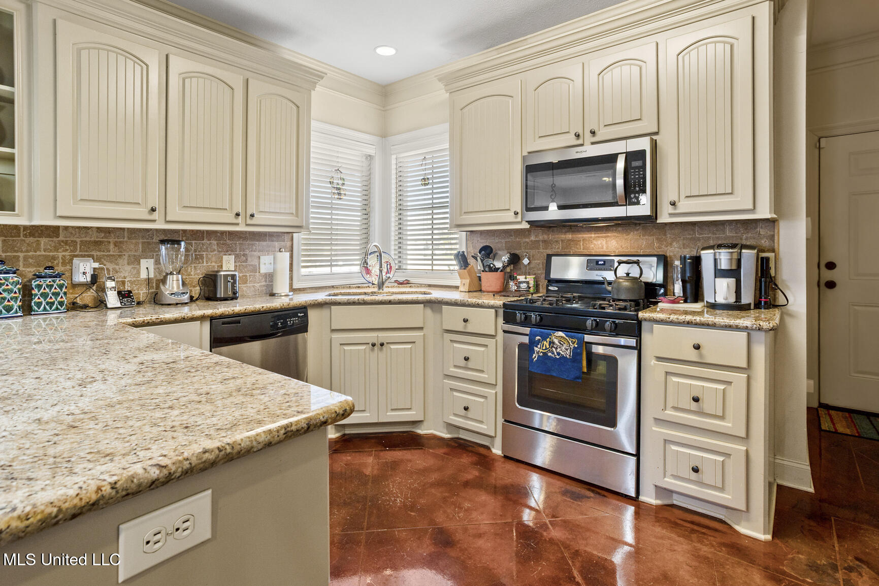 233 Rockbridge Drive Madison, MS 39110 - Photo 4 of 29 233 Rockbridge-6