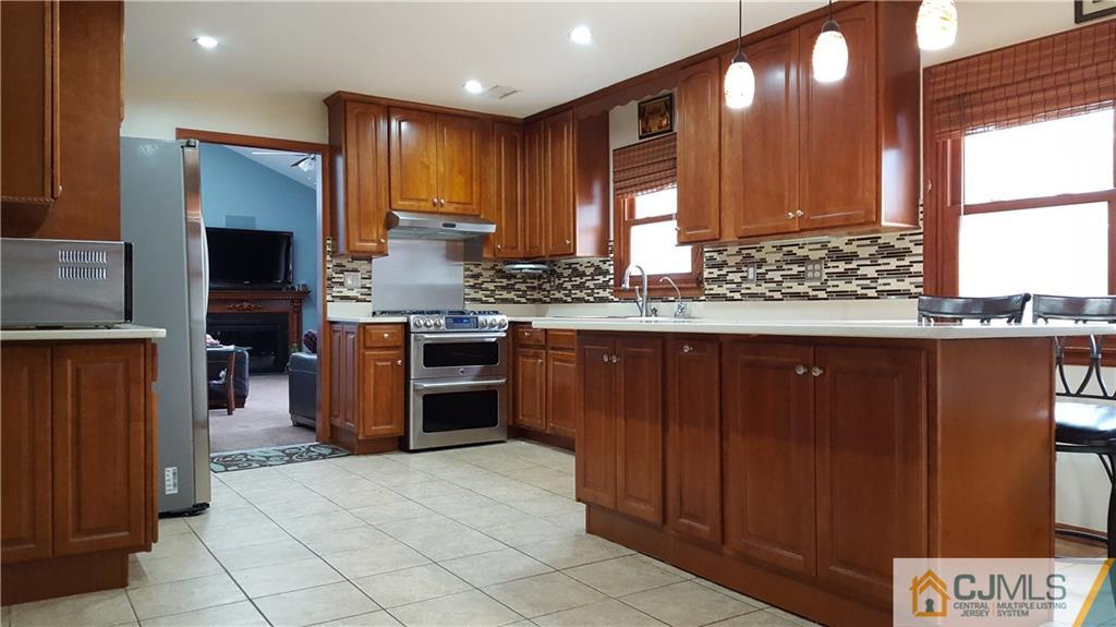72 Ellmyer Road Edison, NJ 08820 - Photo 10 of 13 Gallery Image 10