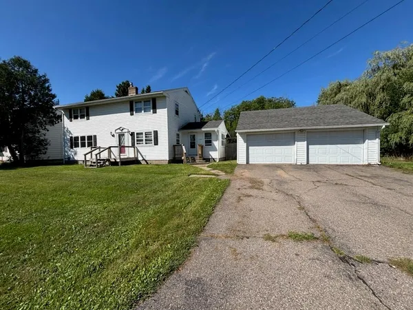 $289,900 | 1700 Young Street, Sault Ste. Marie, MI 49783