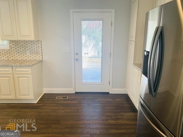 3102 Edgewater Drive Gainesville, GA 30501 - Photo 6 of 18
