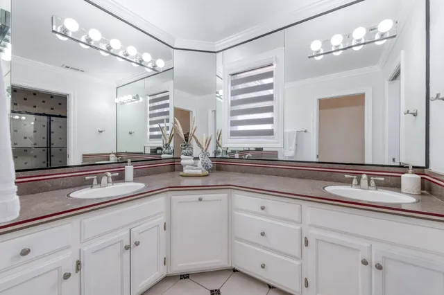 $960,000 | 2473 West Beechwood Avenue, Fresno, CA 93711