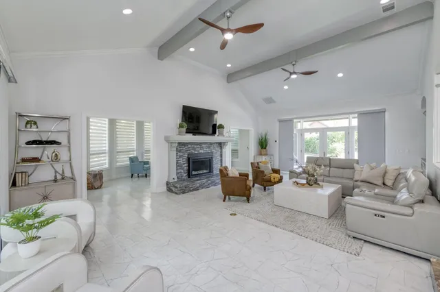 $960,000 | 2473 West Beechwood Avenue, Fresno, CA 93711