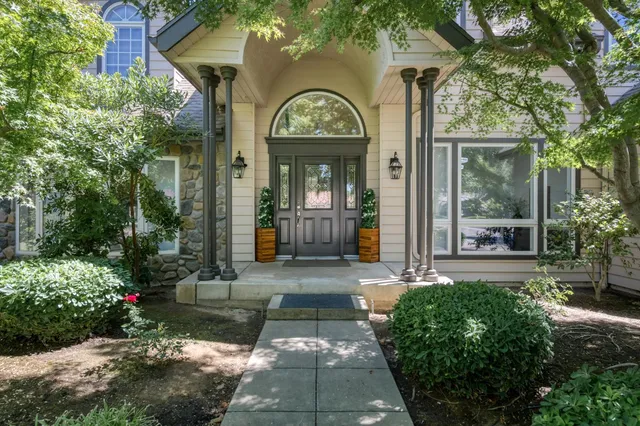 $960,000 | 2473 West Beechwood Avenue, Fresno, CA 93711