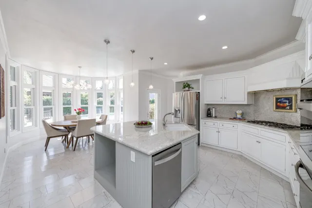 $960,000 | 2473 West Beechwood Avenue, Fresno, CA 93711