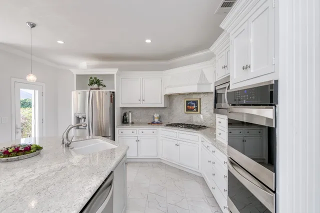 $960,000 | 2473 West Beechwood Avenue, Fresno, CA 93711