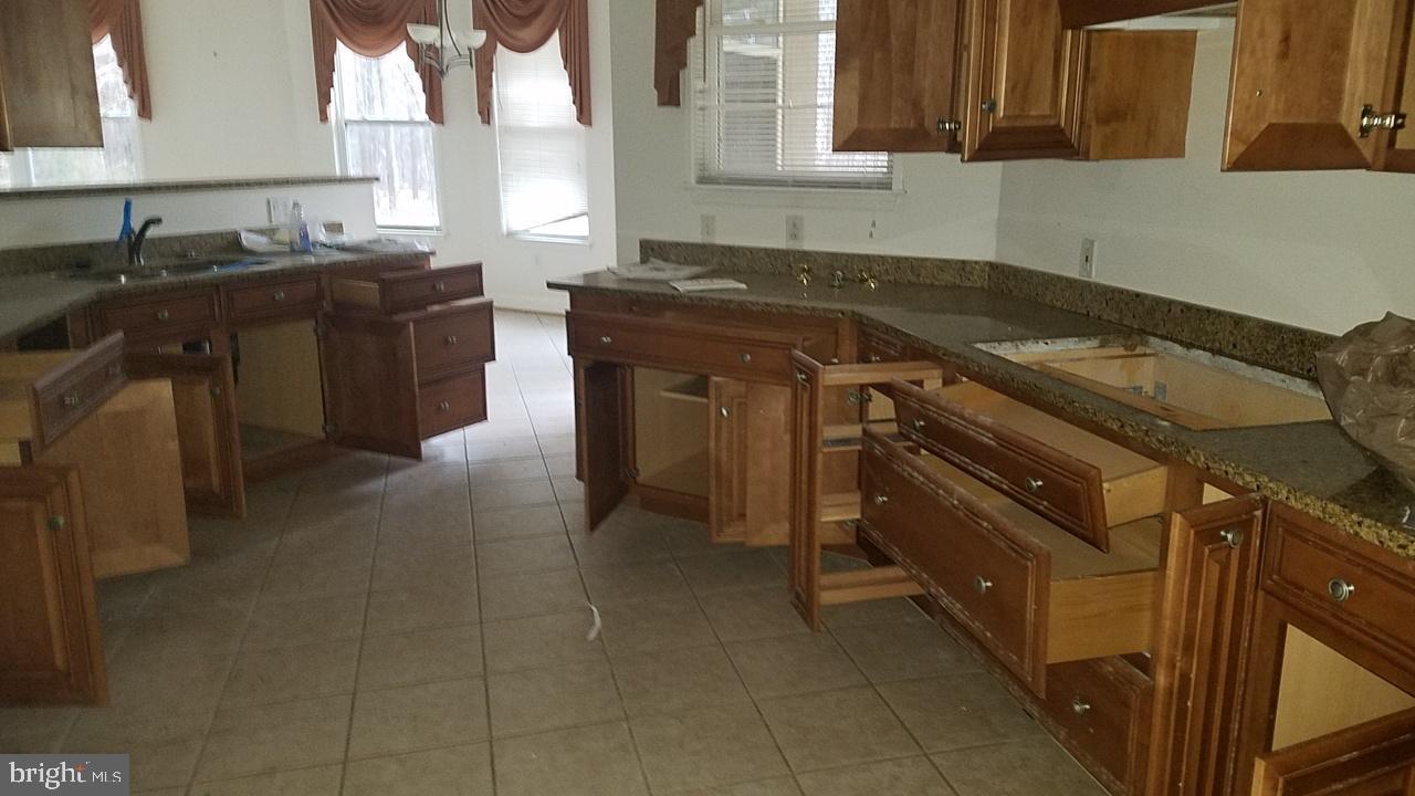60 Farmington Road West Accokeek, MD 20607 - Photo 6 of 9 Kitchen