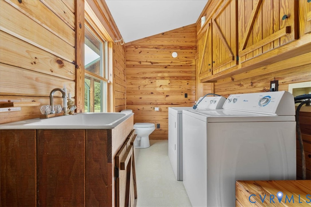 18901 Shippings Road Dewitt, VA 23840 - Photo 23 of 50 a utility room with dryer and washer