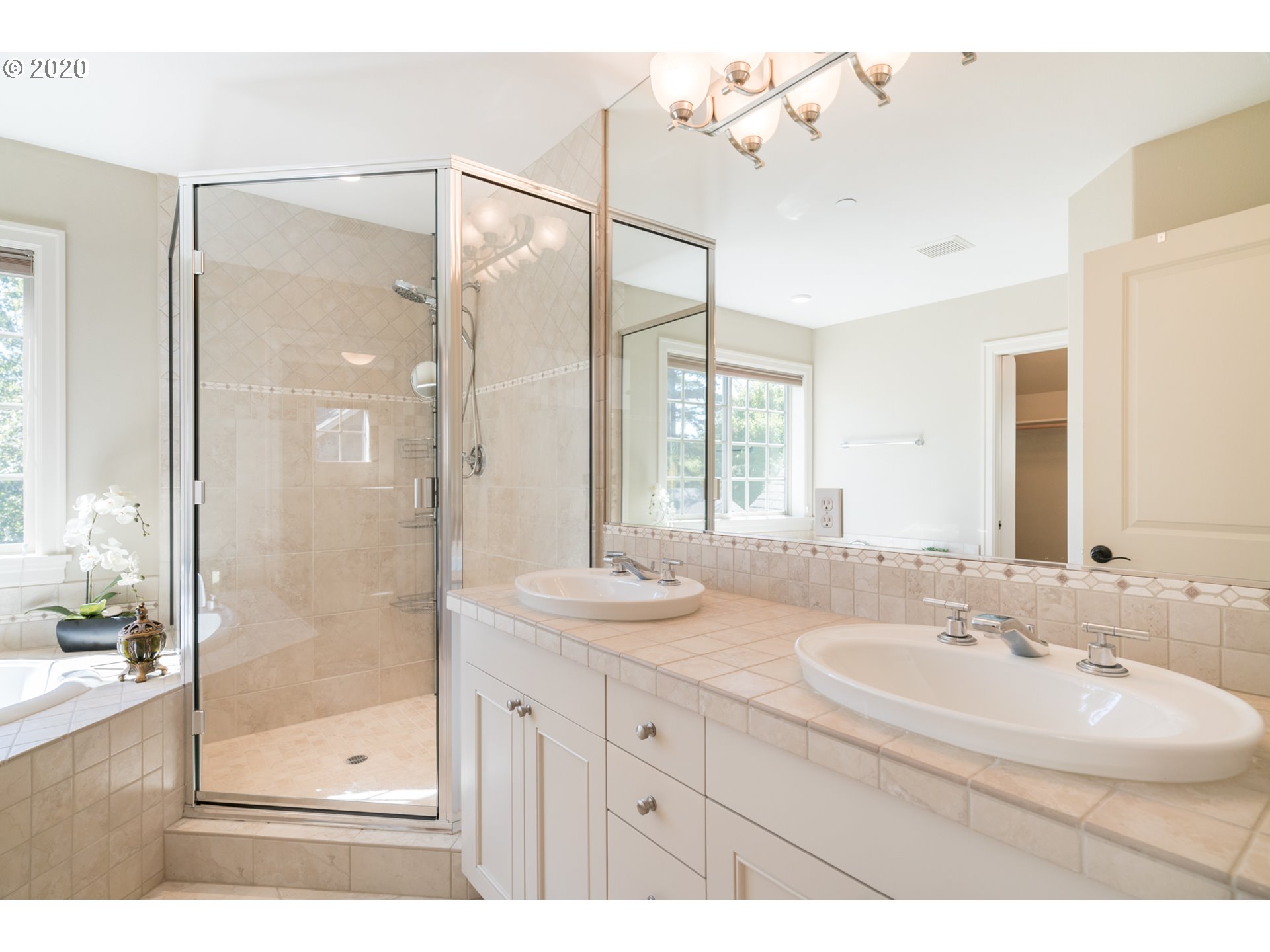 12986 Knaus Road Lake Oswego, OR 97034 - Photo 20 of 32 Gallery Image 20