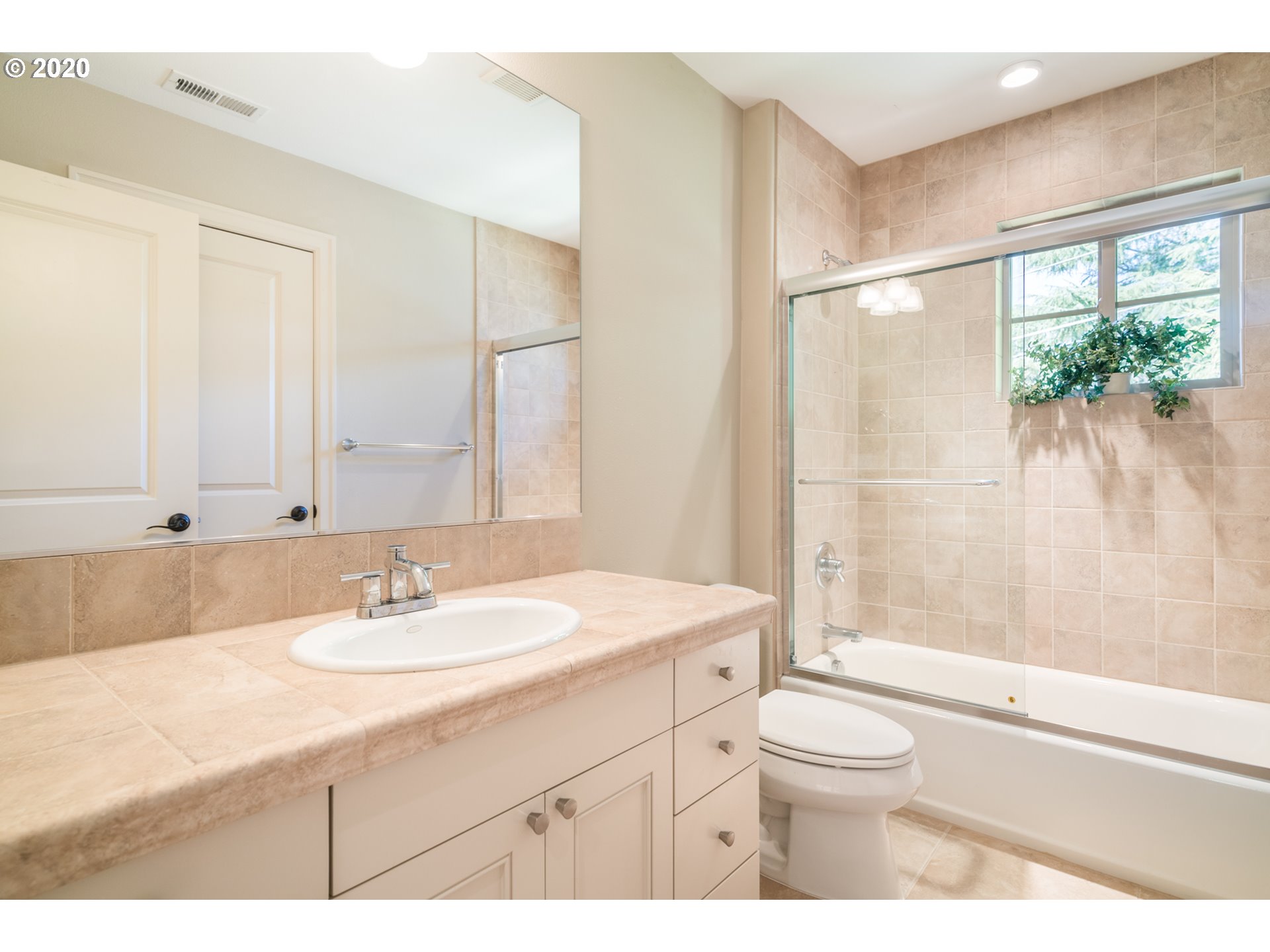 12986 Knaus Road Lake Oswego, OR 97034 - Photo 24 of 32 Gallery Image 24