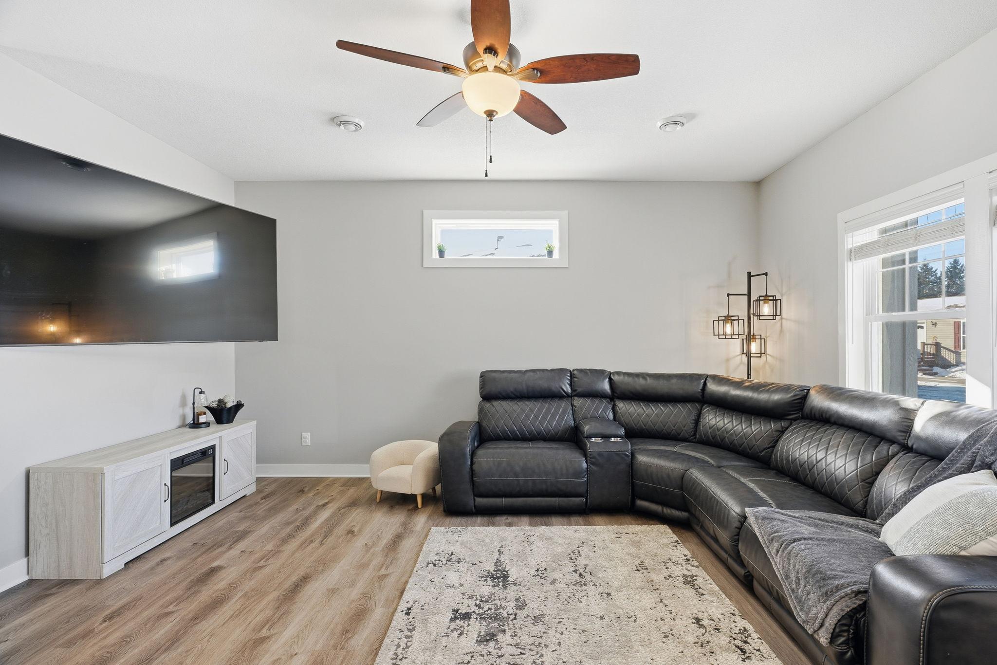 877 18th Street Zumbrota, MN 55992 - Photo 4 of 30