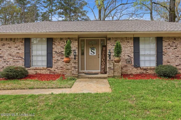 $274,000 | 69 Summit Ridge Drive, Brandon, MS 39042