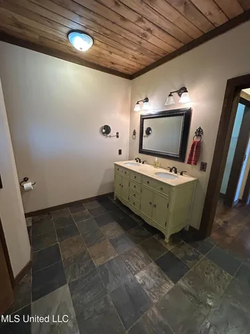 $1,130,200 | 299 Highway 569, Ferriday, LA 71334