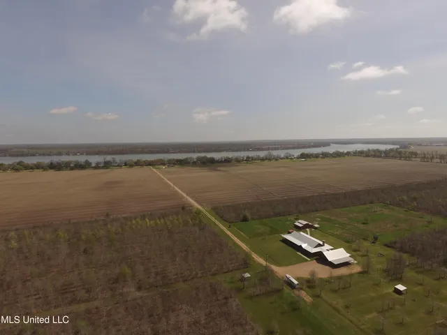 $1,130,200 | 299 Highway 569, Ferriday, LA 71334