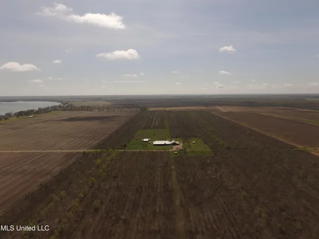 $1,130,200 | 299 Highway 569, Ferriday, LA 71334