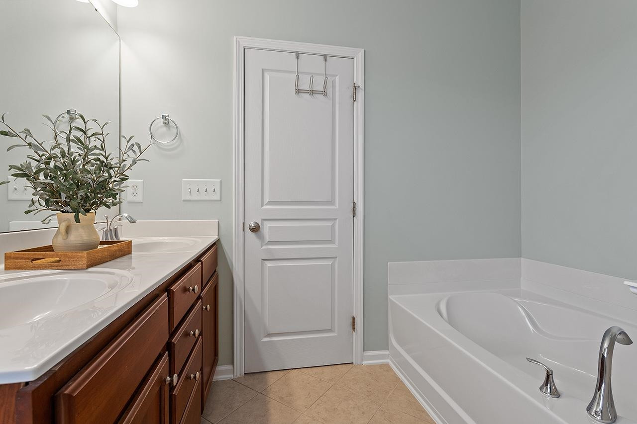 9242 Wooden Road Raleigh, NC 27617 - Photo 21 of 32 Garden Tub