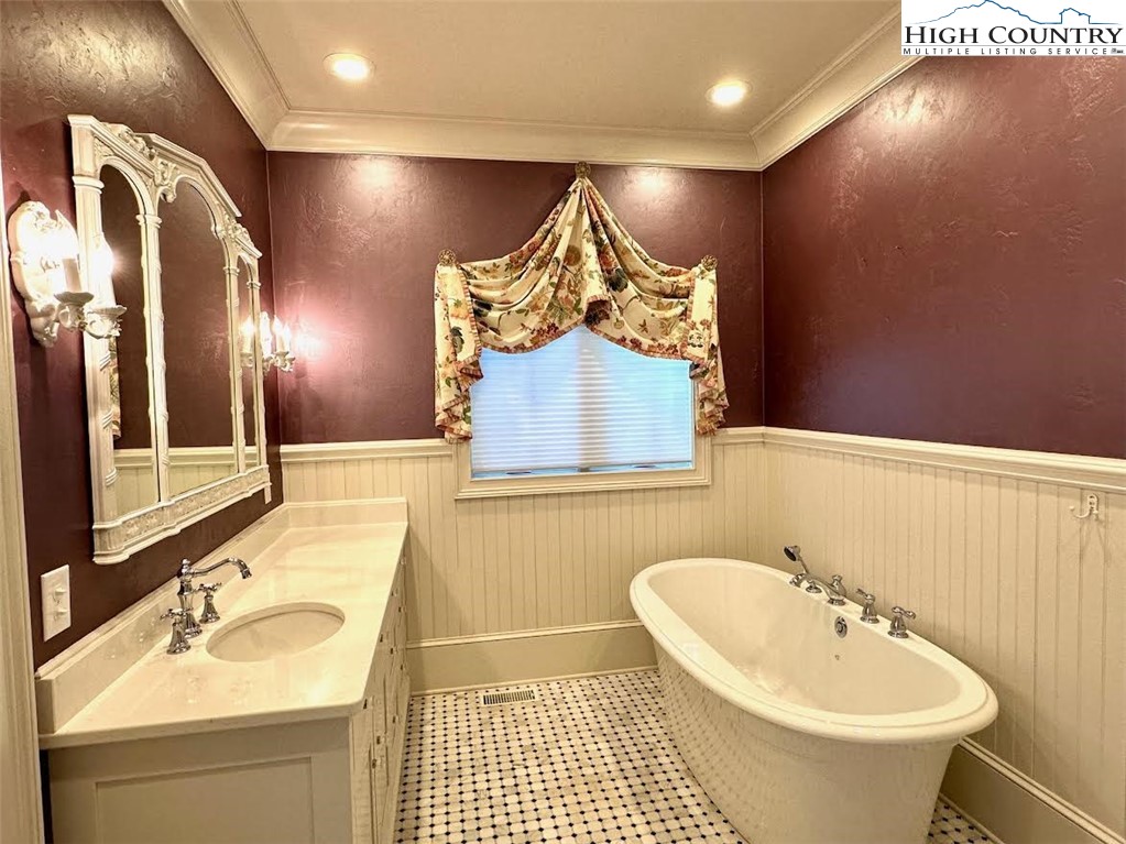 520 East Landing Ridge Circle Jefferson, NC 28640 - Photo 17 of 50 a bathroom with a sink and a mirror