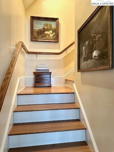 520 East Landing Ridge Circle Jefferson, NC 28640 - Photo 20 of 50 a view of staircase
