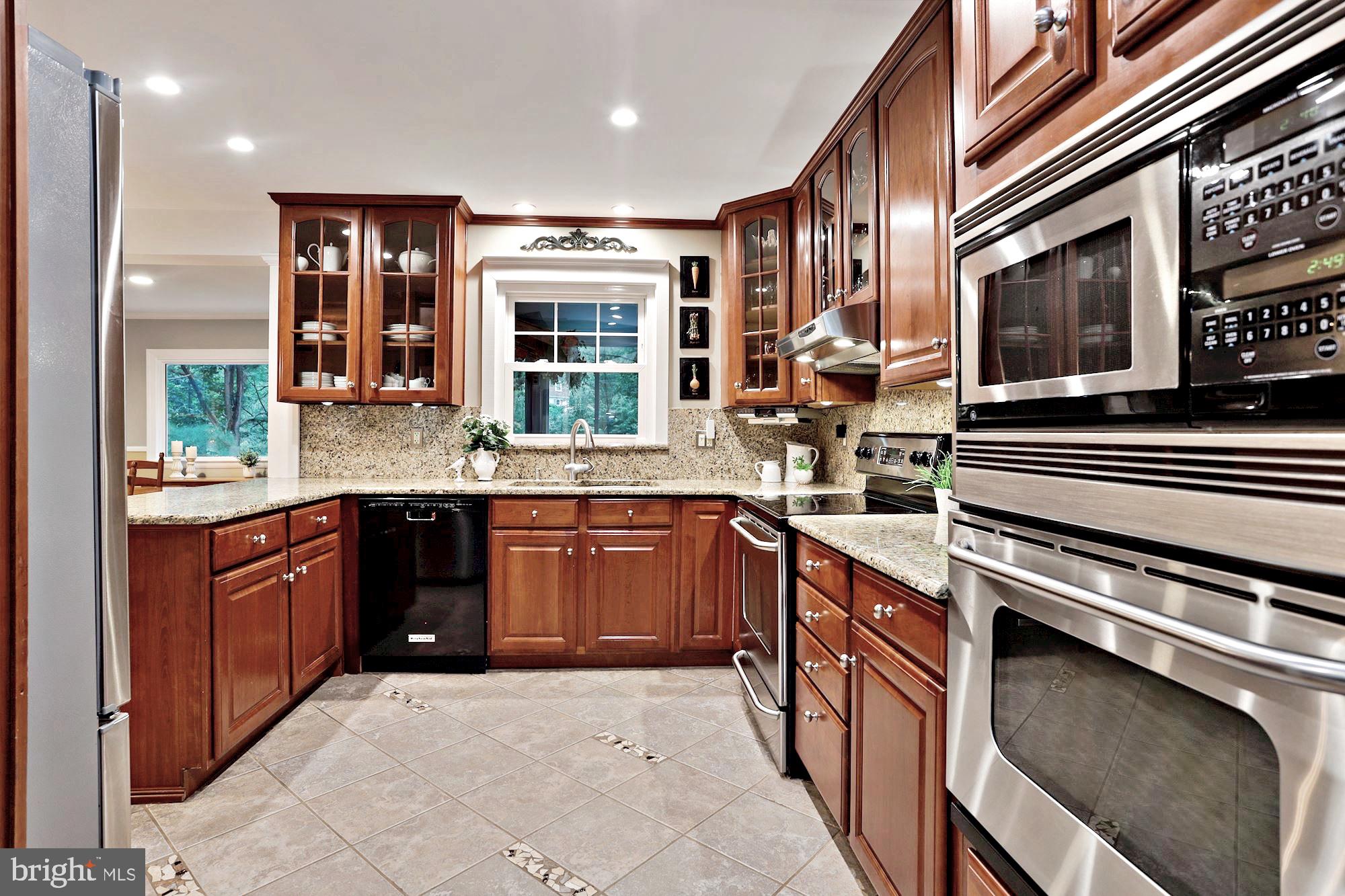702 Appomattox Road West Davidsonville, MD 21035 - Photo 11 of 45 Kitchen