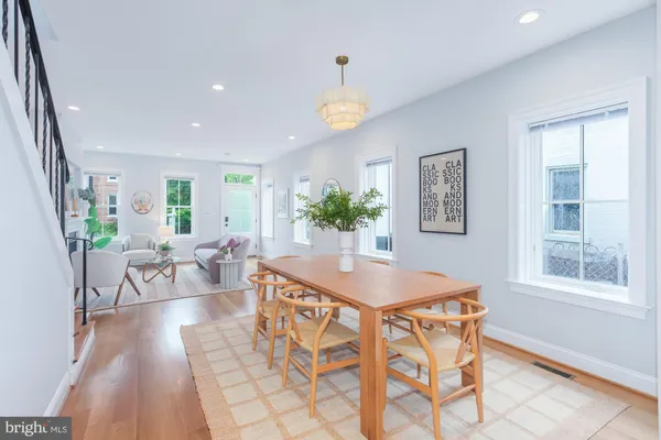 $1,275,000 | 420 4th Street Southeast, Washington, DC 20003