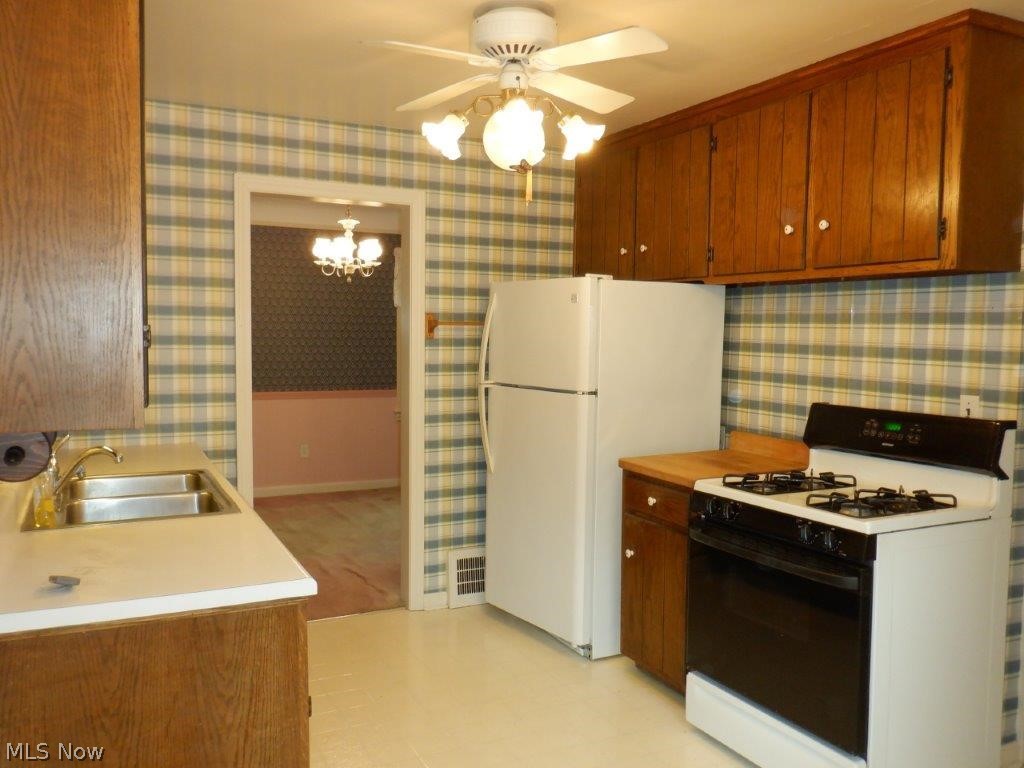 1455 Evanston Road Lyndhurst, OH 44124 - Photo 7 of 27