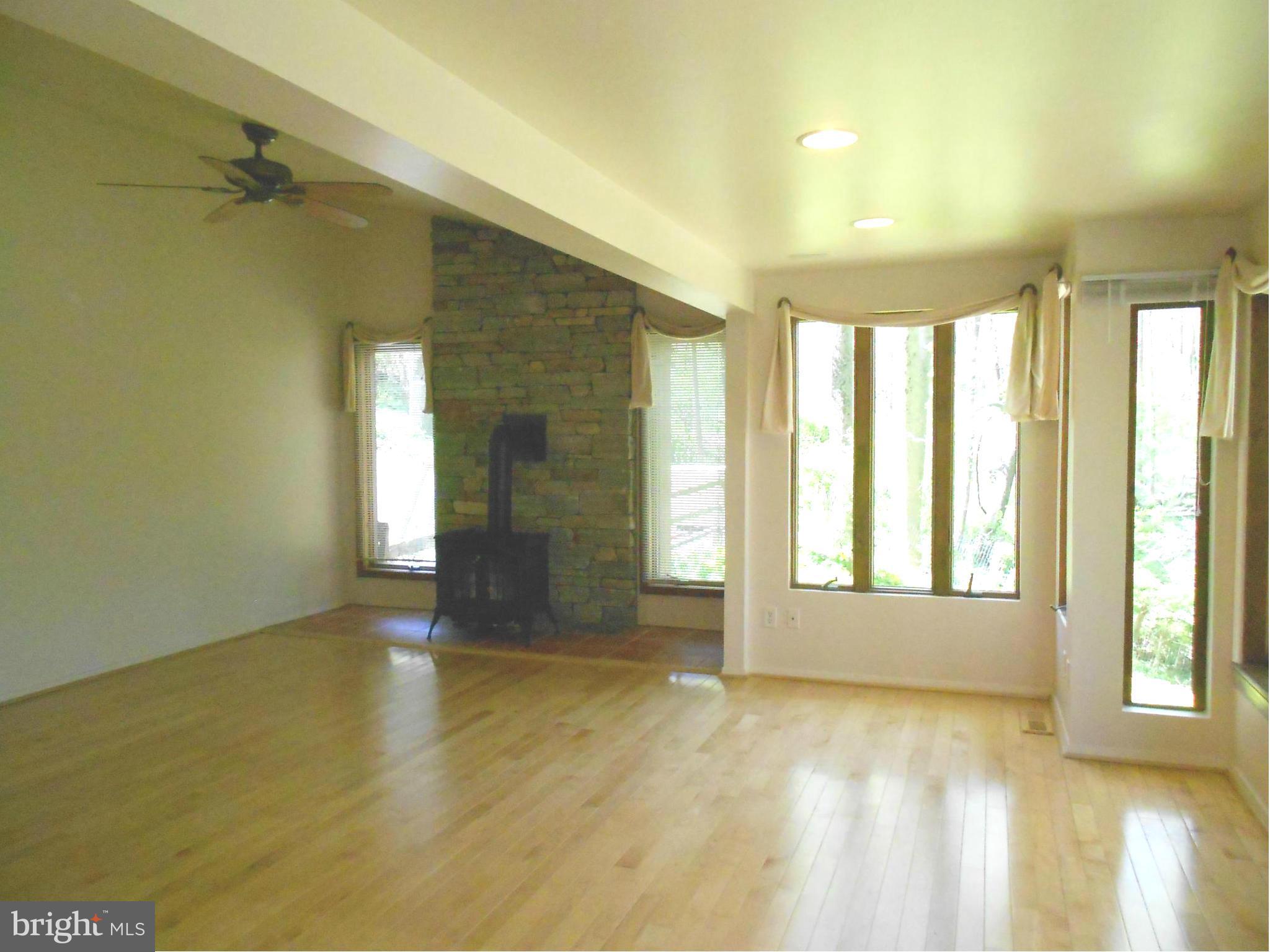 13712 Princess Anne Way Phoenix, MD 21131 - Photo 6 of 23 Living Room