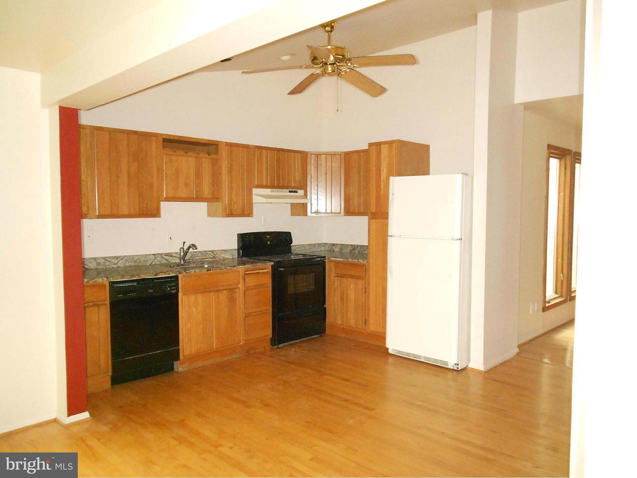 13712 Princess Anne Way Phoenix, MD 21131 - Photo 7 of 23 Kitchen