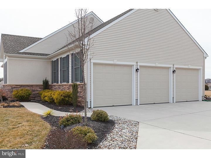 553 Partridge Court Mickleton, NJ 08056 - Photo 4 of 22 Garage