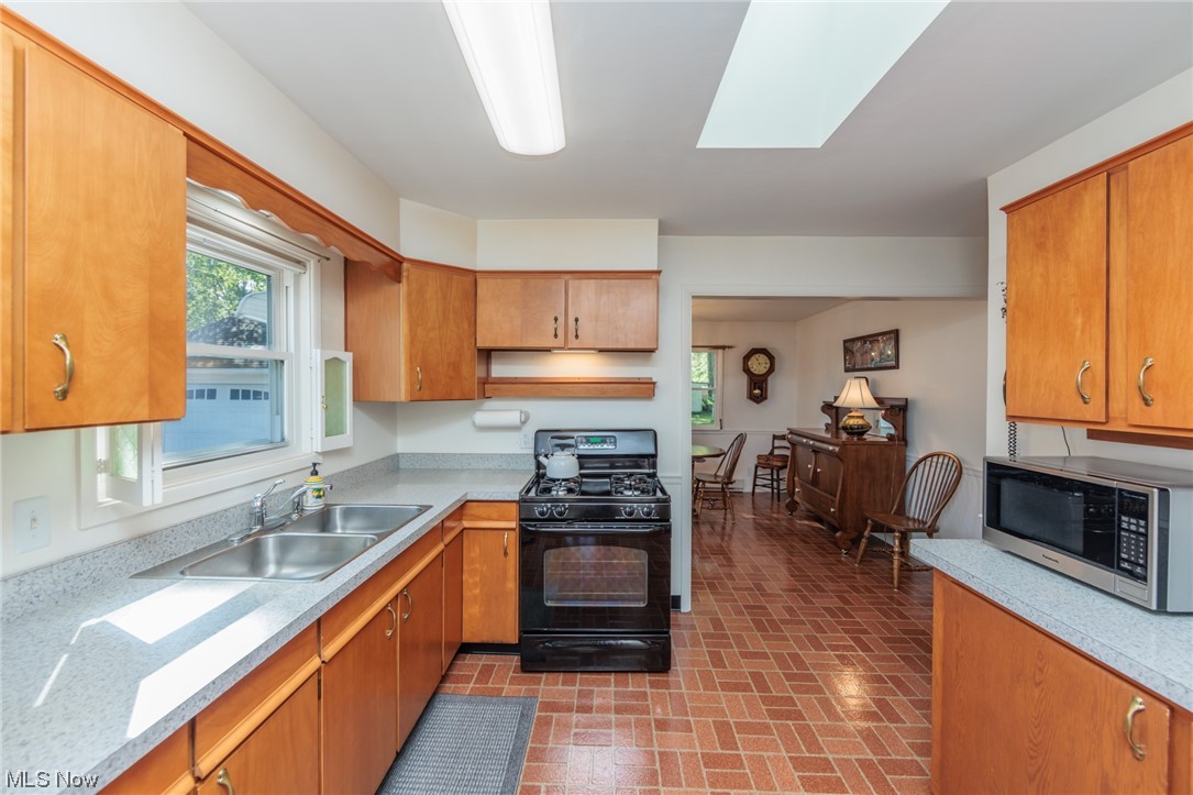 26585 Cook Road Olmsted Falls, OH 44138 - Photo 7 of 34 Skylight allows for additional natural light!