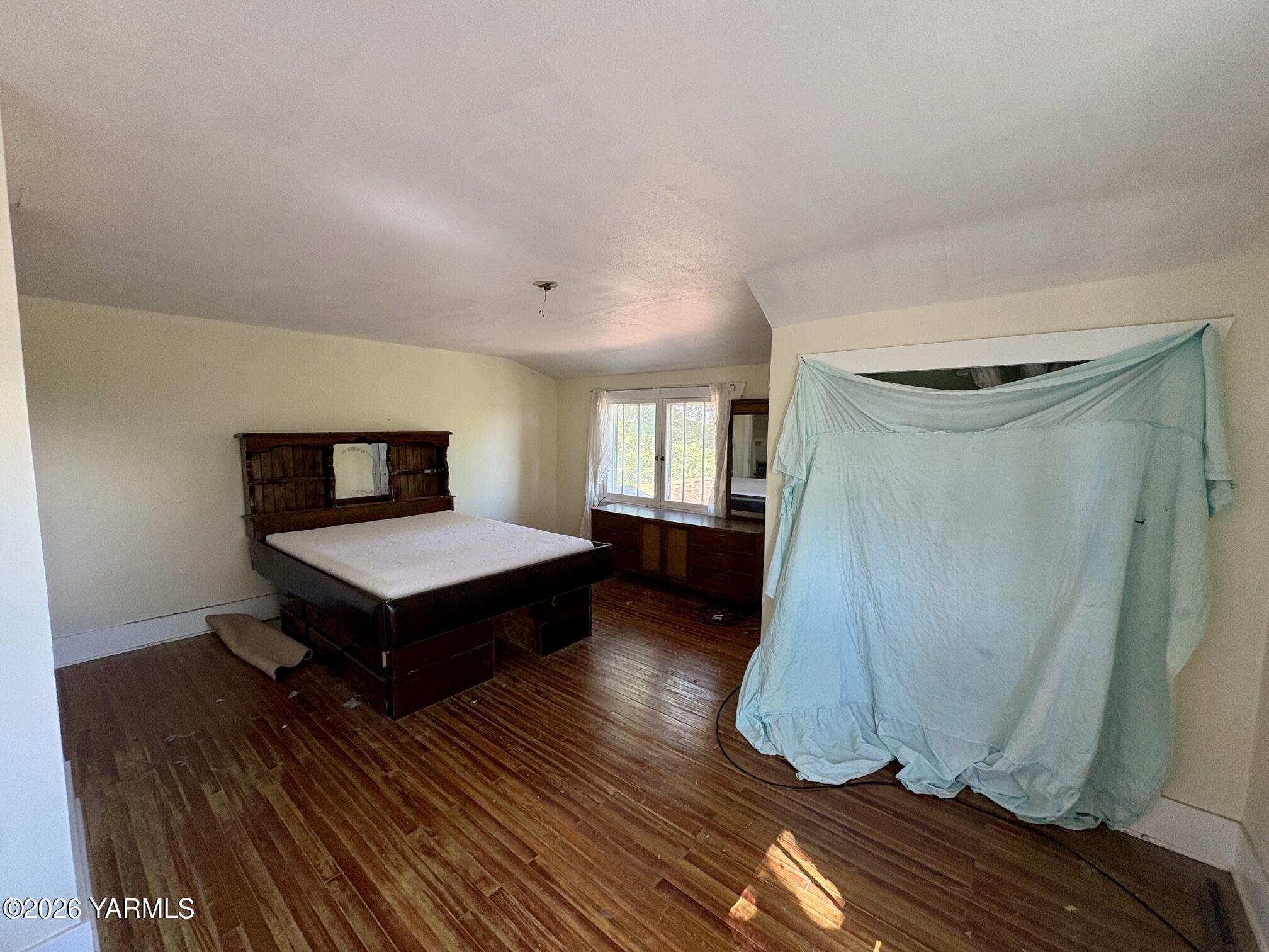 2870 Progressive Road Wapato, WA 98951 - Photo 20 of 32 Bedroom 2 - Upstairs