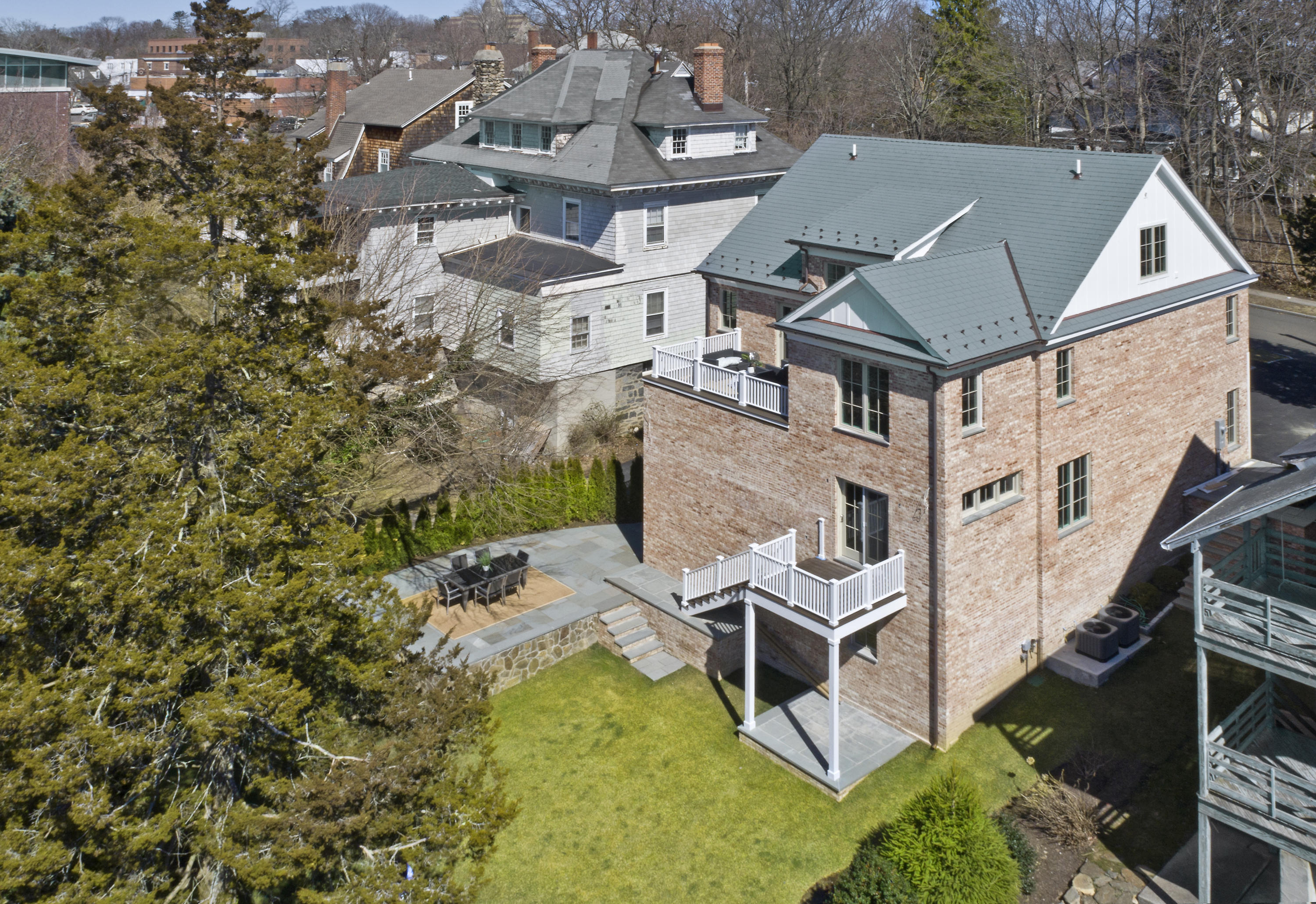 36 Washington Avenue Greenwich, CT 06830 - Photo 31 of 32 an aerial view of a house with a garden