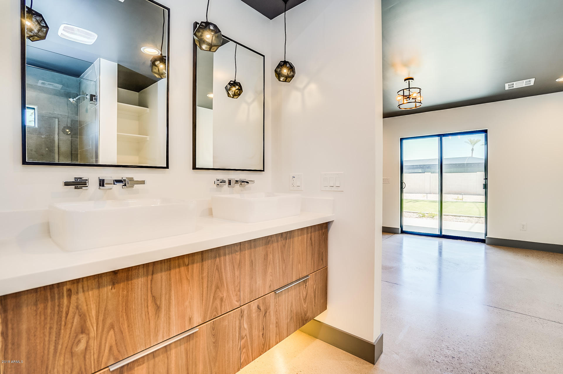 2307 North Mitchell Street Phoenix, AZ 85006 - Photo 5 of 7 Mitchell - 31