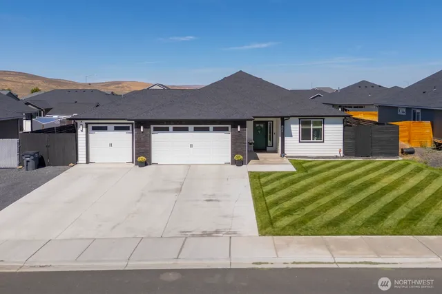 $437,000 | 909 5th Avenue Northeast, Ephrata, WA 98823