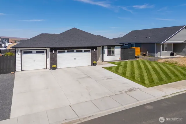 $437,000 | 909 5th Avenue Northeast, Ephrata, WA 98823