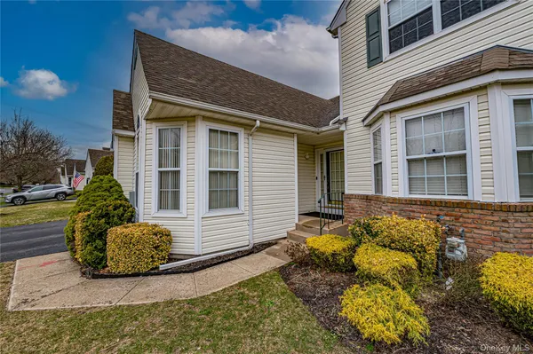 $579,000 | 2807 Eve Ann Drive, Port Jefferson Station, NY 11776