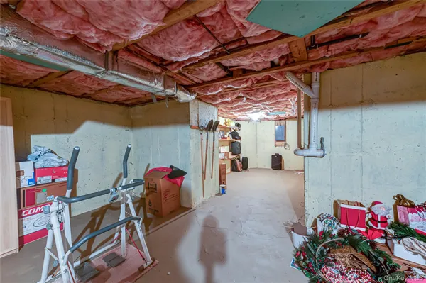 a view of a garage