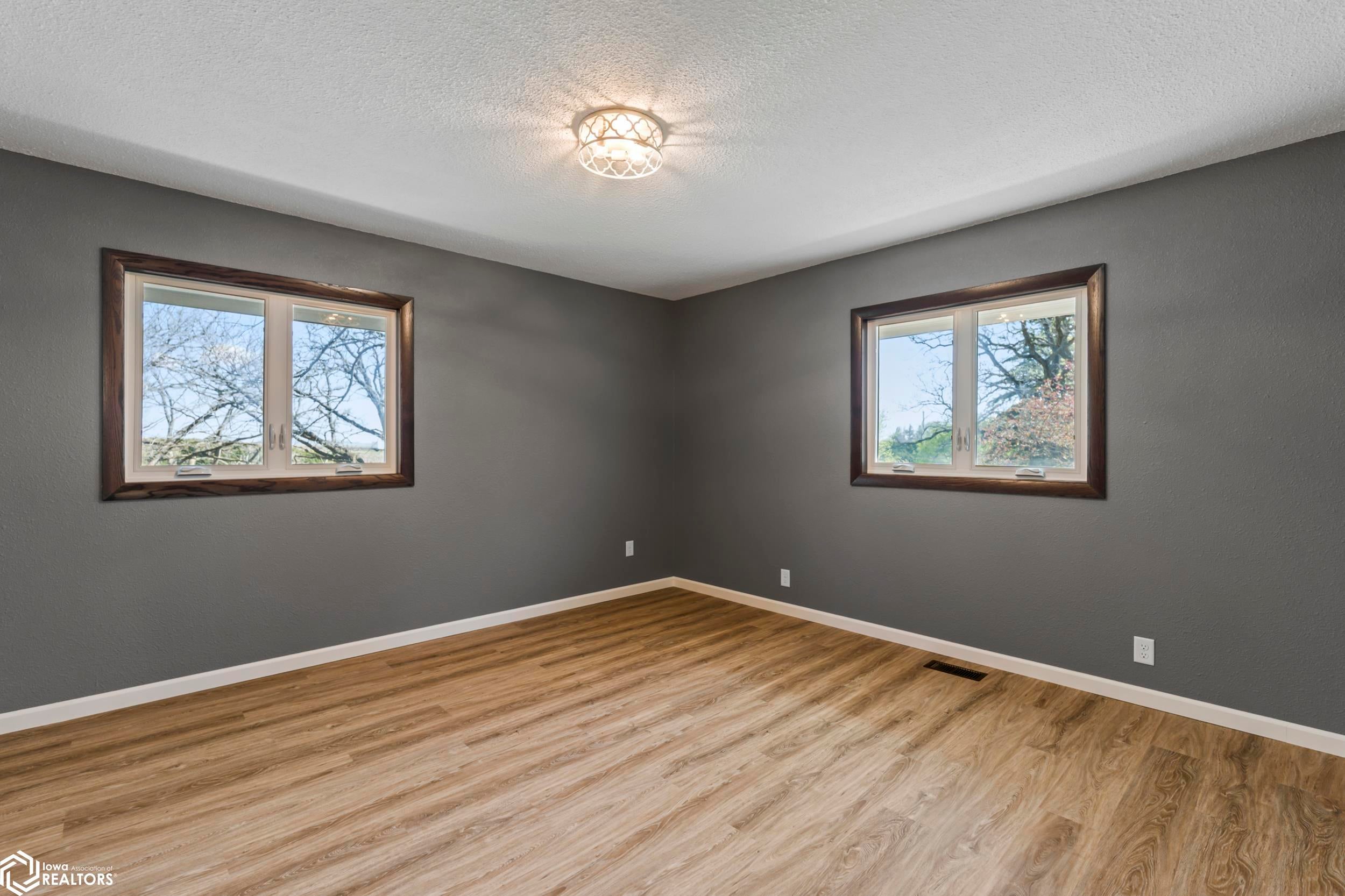 2695 Timberlane Road Webster City, IA 50595 - Photo 27 of 45 Gallery Image 27