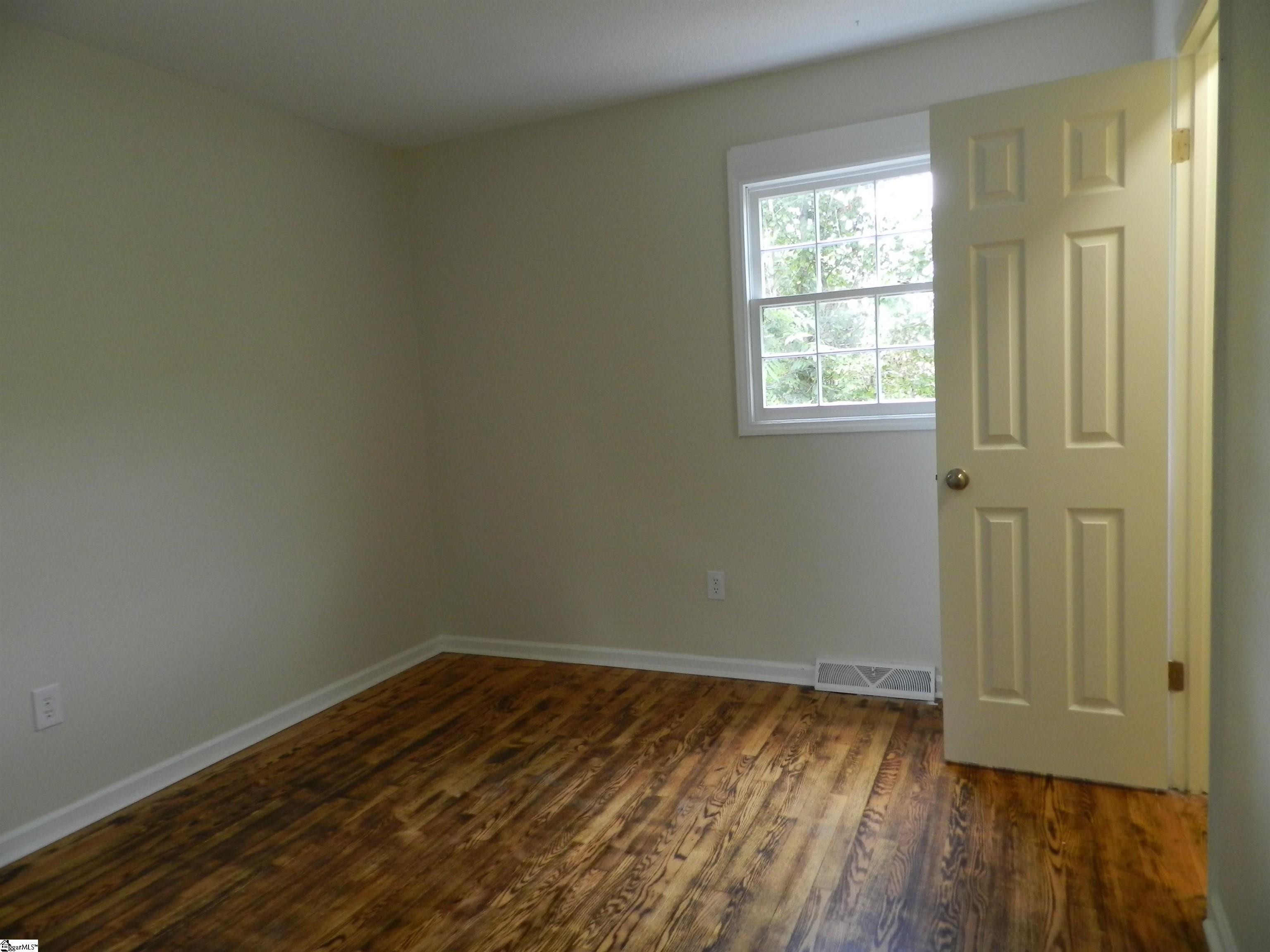111 Montclair Road Mauldin, SC 29662 - Photo 12 of 21