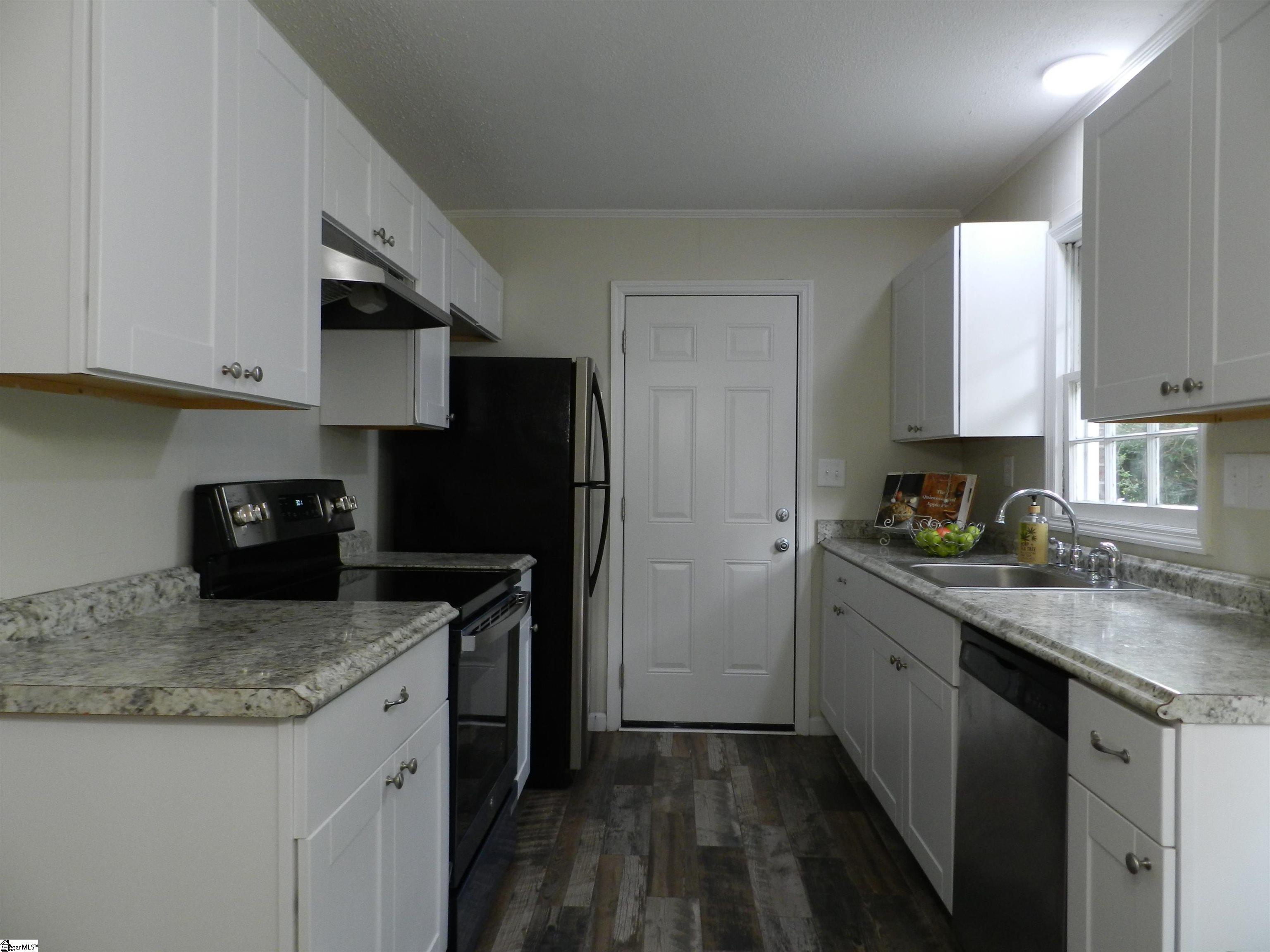 111 Montclair Road Mauldin, SC 29662 - Photo 4 of 21