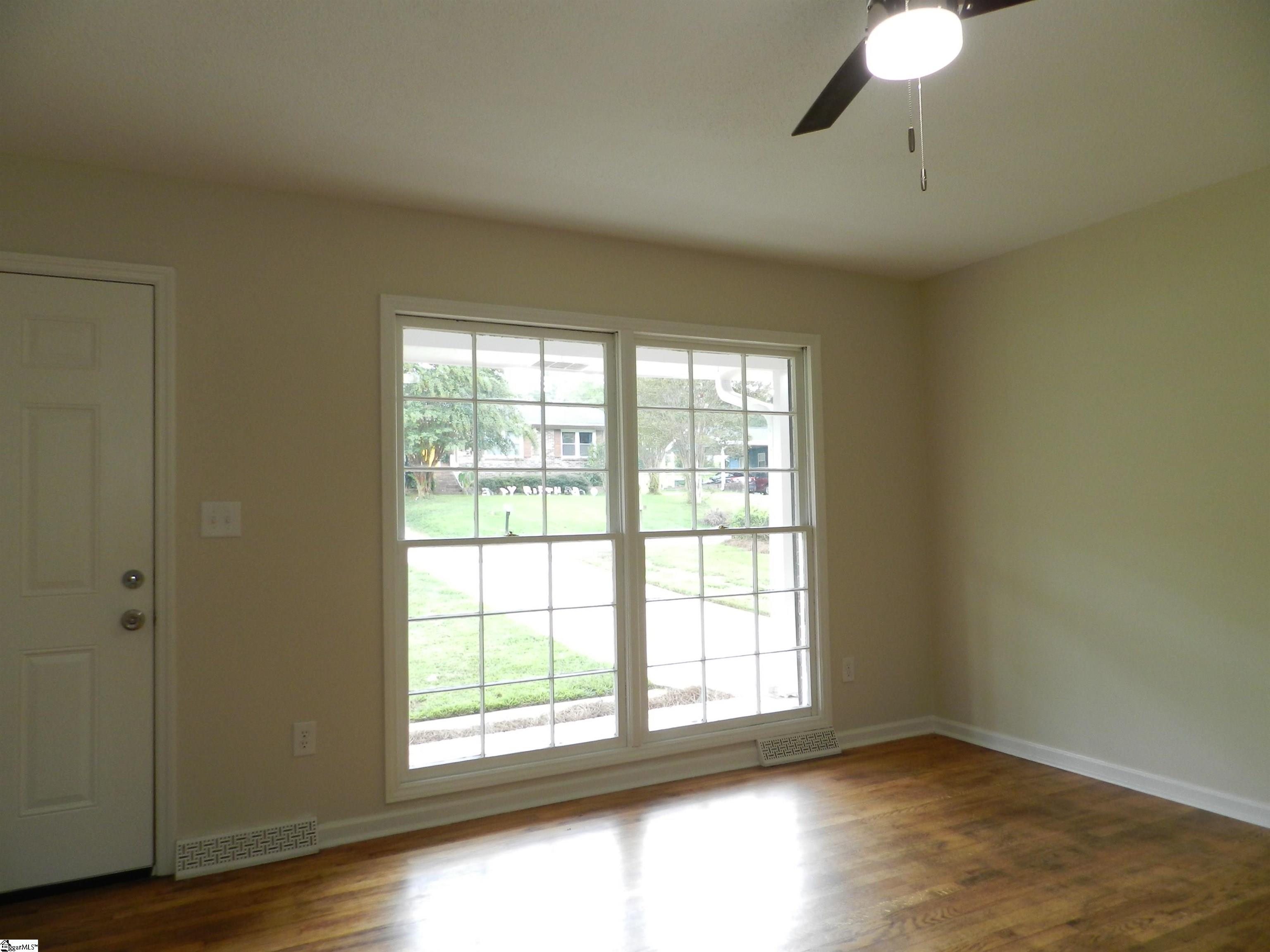 111 Montclair Road Mauldin, SC 29662 - Photo 6 of 21