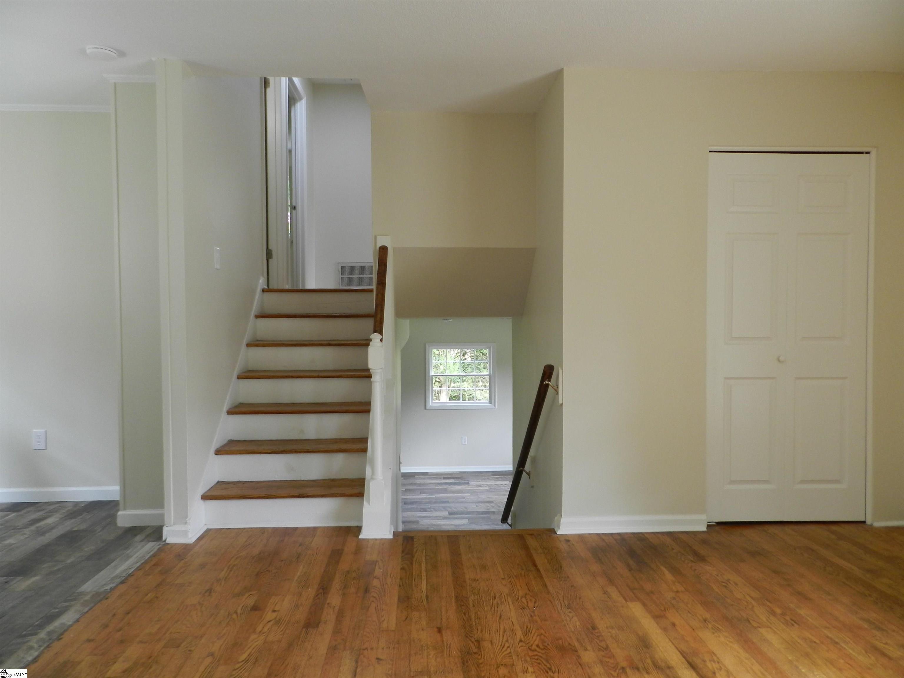 111 Montclair Road Mauldin, SC 29662 - Photo 7 of 21