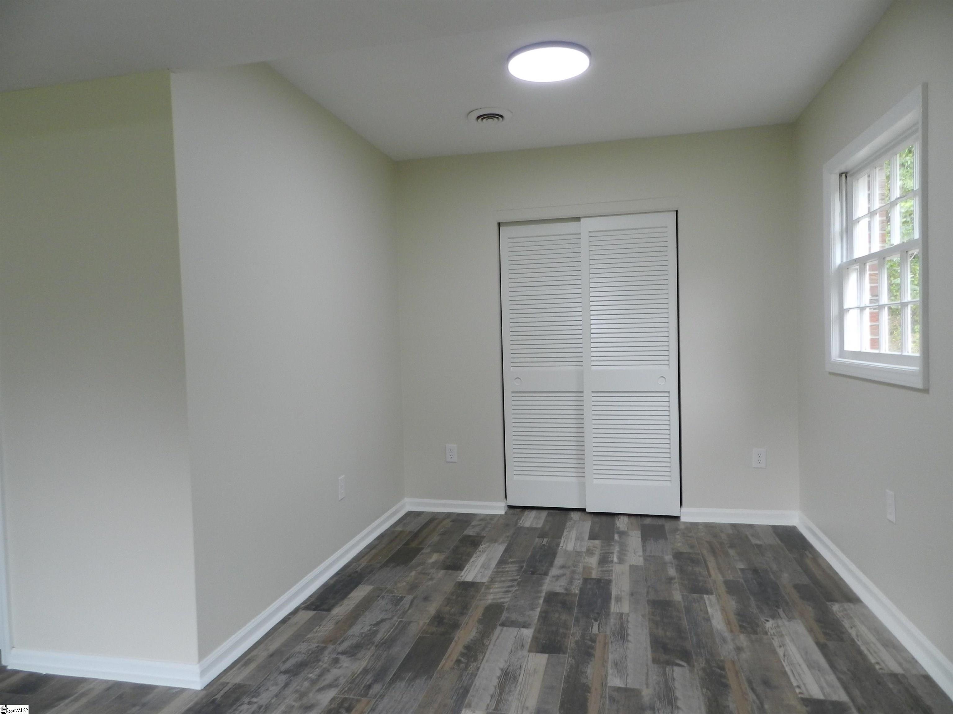 111 Montclair Road Mauldin, SC 29662 - Photo 9 of 21