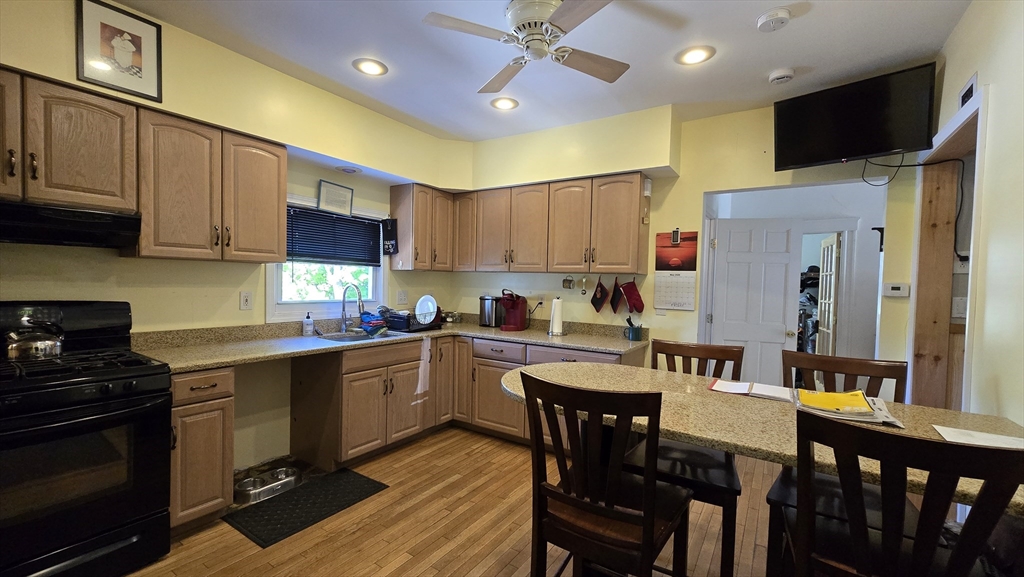19 Denmark Street Worcester, MA 01605 - Photo 29 of 38
