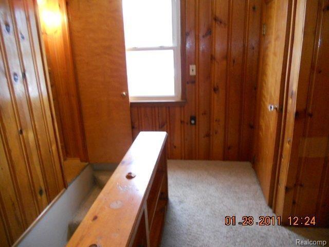 256 Biltmore Street Inkster, MI 48141 - Photo 3 of 12 Upper foyer