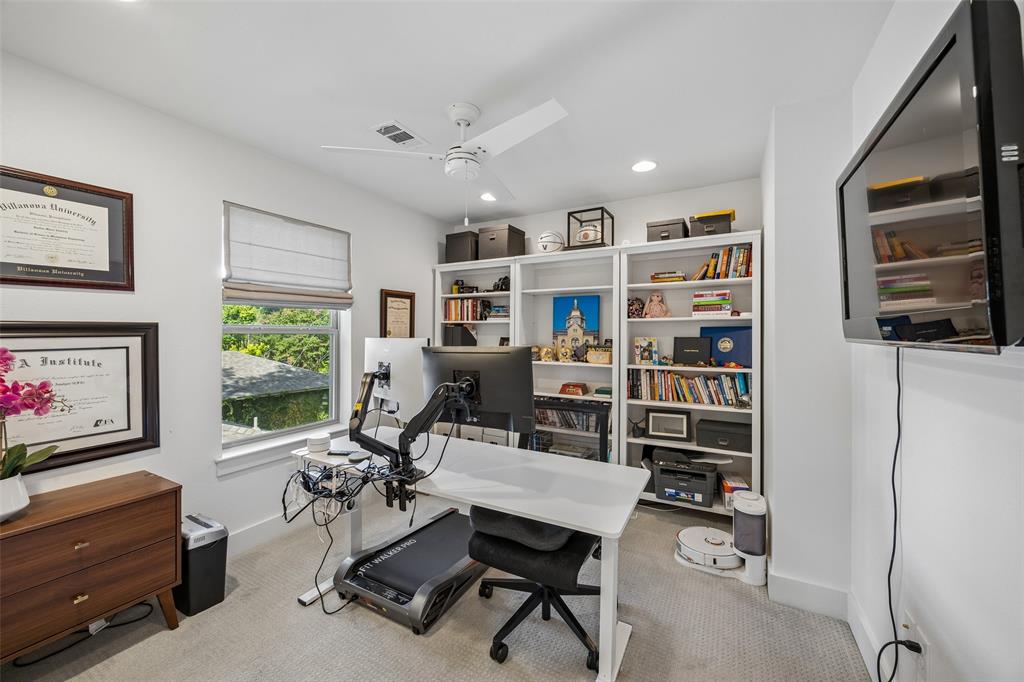 9431 Spring Branch Drive Dallas, TX 75238 - Photo 27 of 40