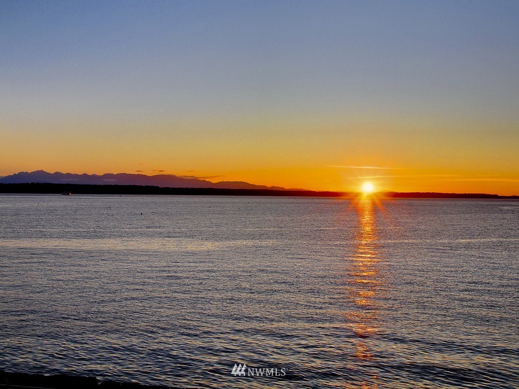 61 Pine Street, Unit 302 Edmonds, WA 98020 - Photo 21 of 25 a view of a ocean view